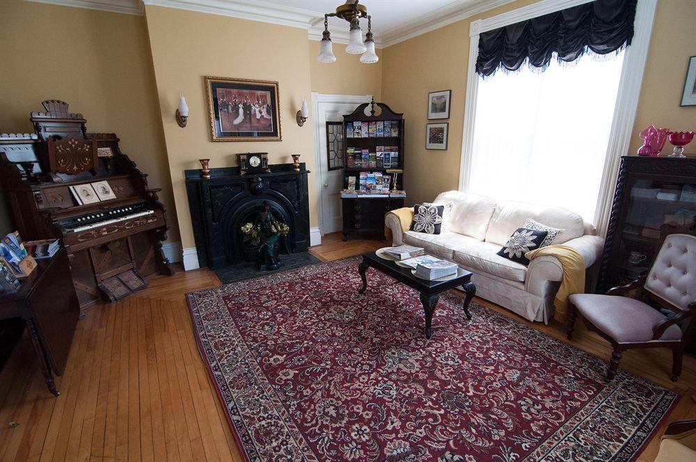 Shipwright Inn Charlottetown Bagian luar foto