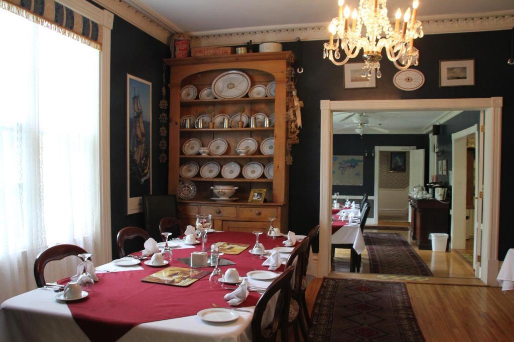 Shipwright Inn Charlottetown Bagian luar foto