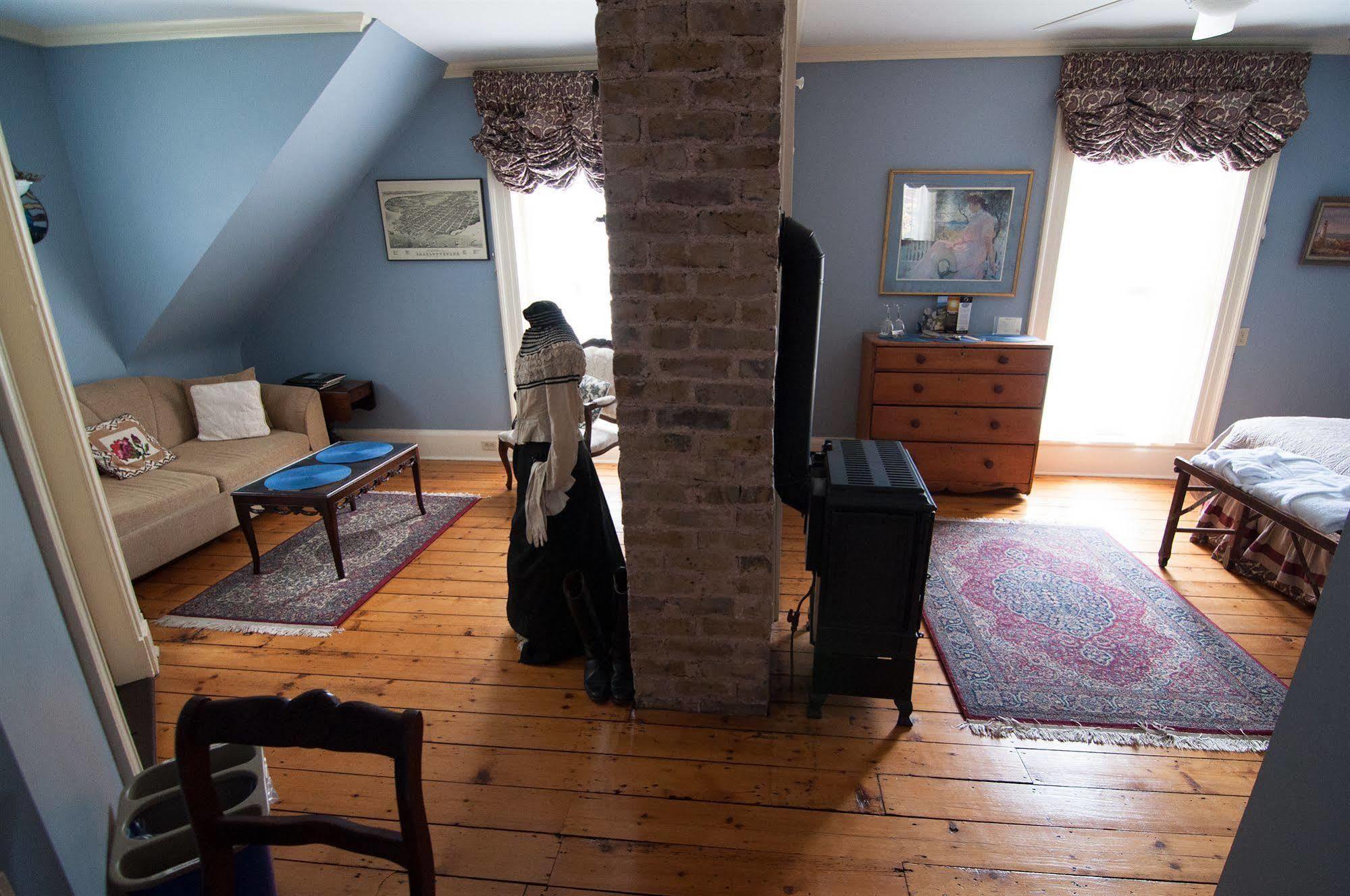Shipwright Inn Charlottetown Bagian luar foto