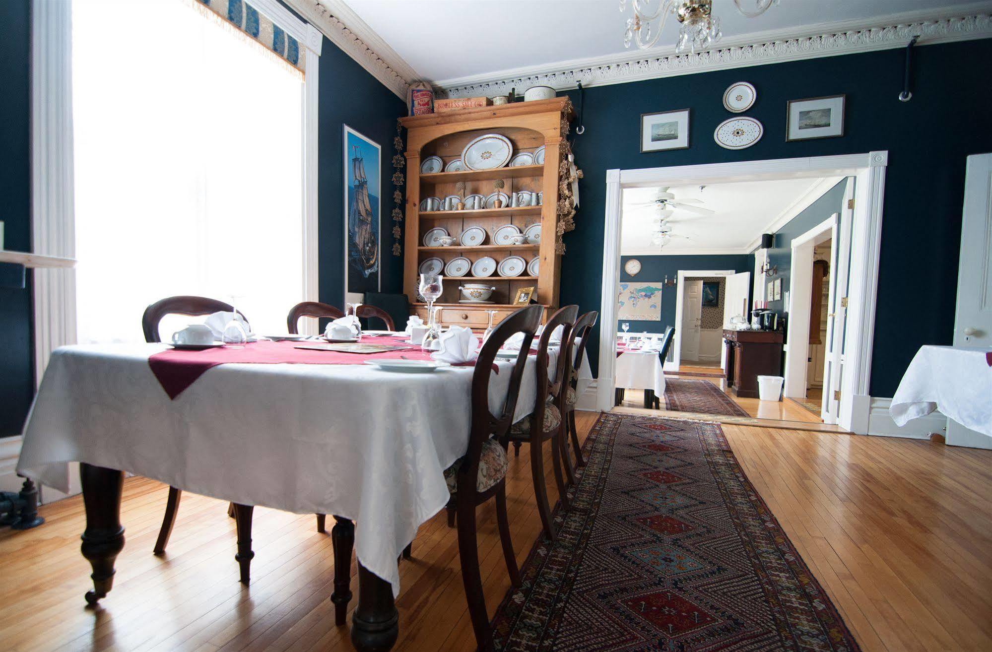 Shipwright Inn Charlottetown Bagian luar foto