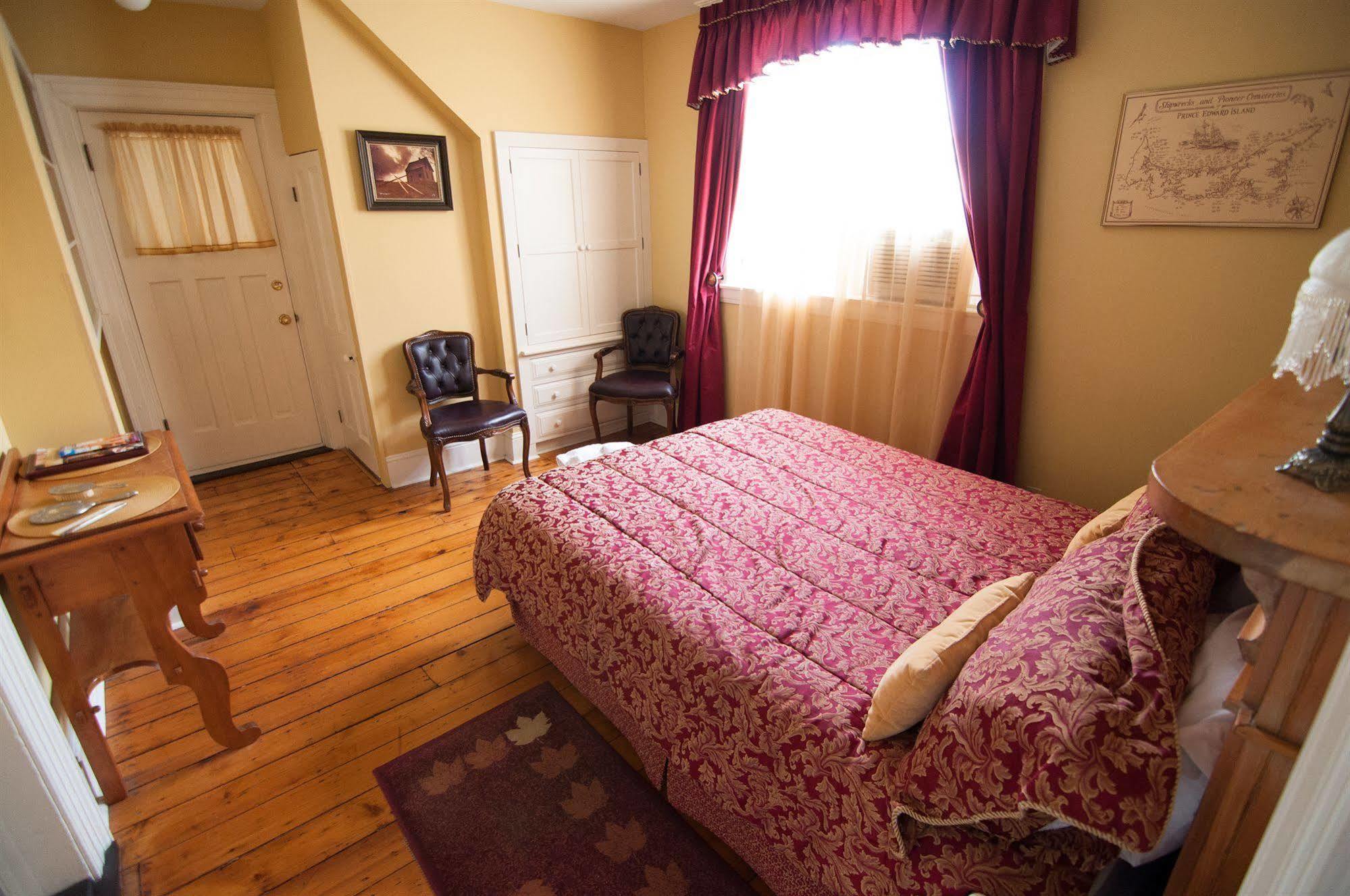 Shipwright Inn Charlottetown Bagian luar foto
